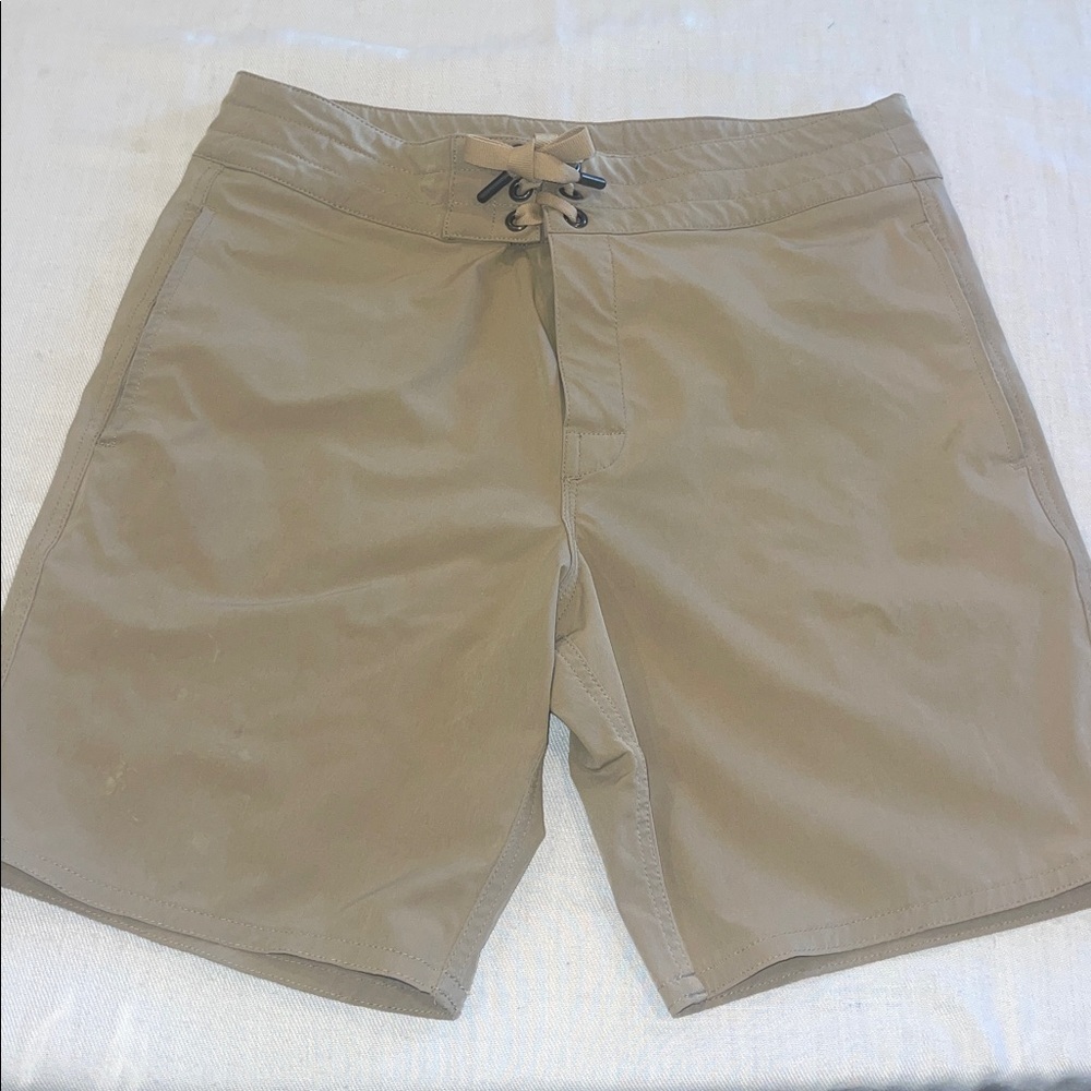 1210100 Birdwell britches WEEKENDER HYBRID SHORT / Khaki SZ 30 GUC
